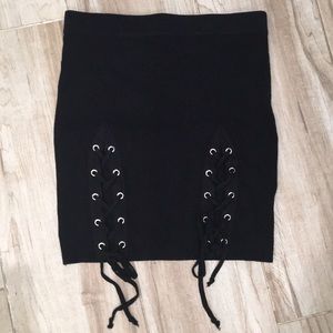 ✨ rehab black ribbed stretchy mini skirt ✨